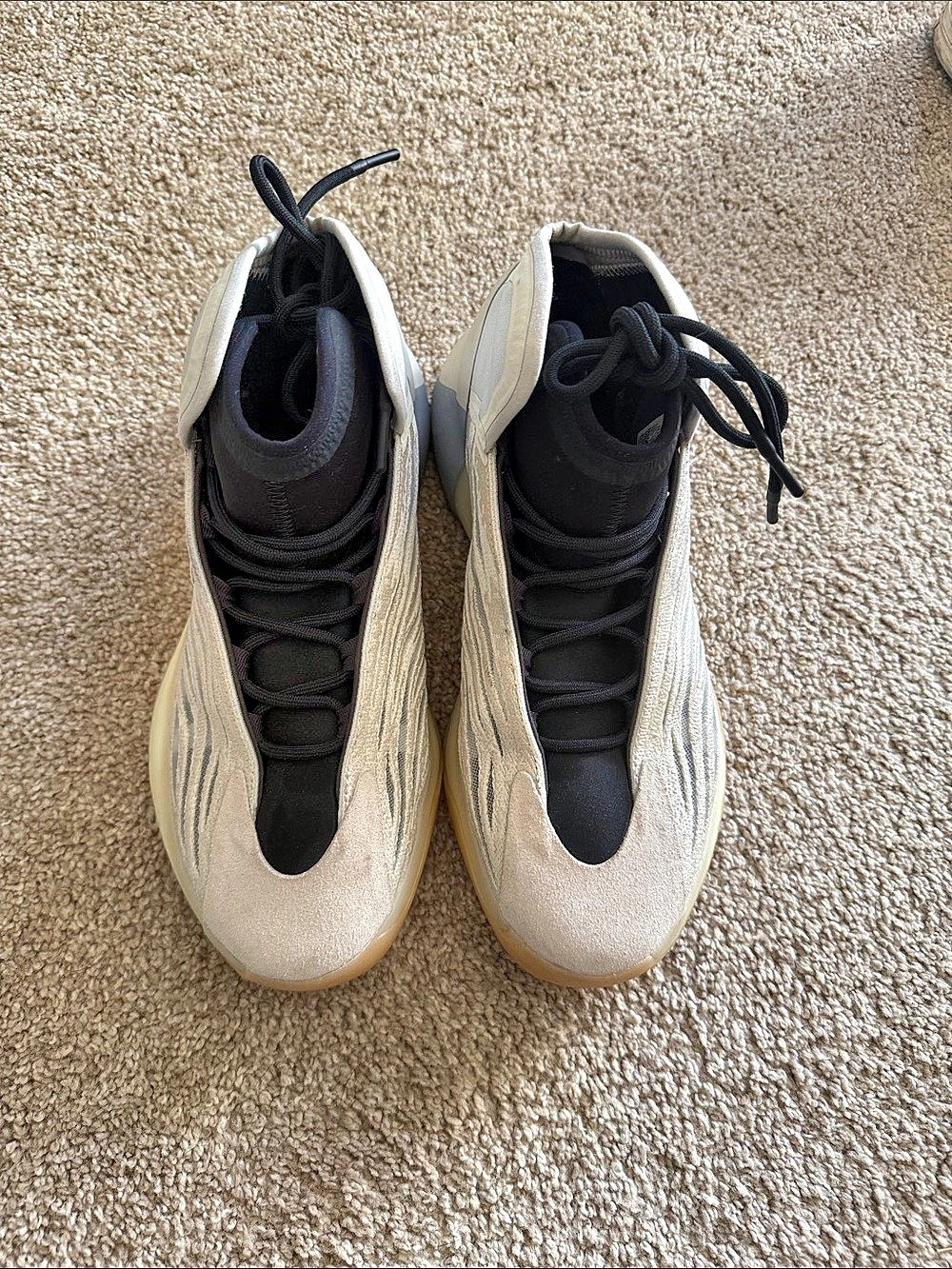 Adidas Yeezy QNTM Flash Orange Sneakers